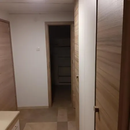 Sarlo Utcai Haz * Veszprem