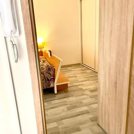 Sarlo Utcai Haz ヴェスプレーム