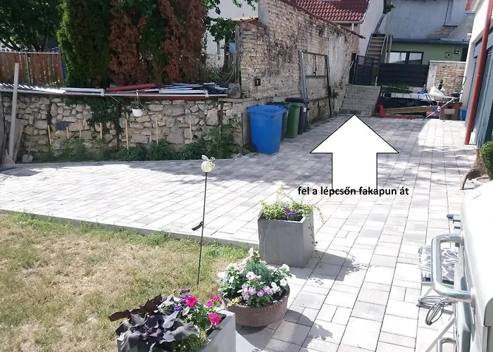 Sarlo Utcai Haz בית נופש Veszprém